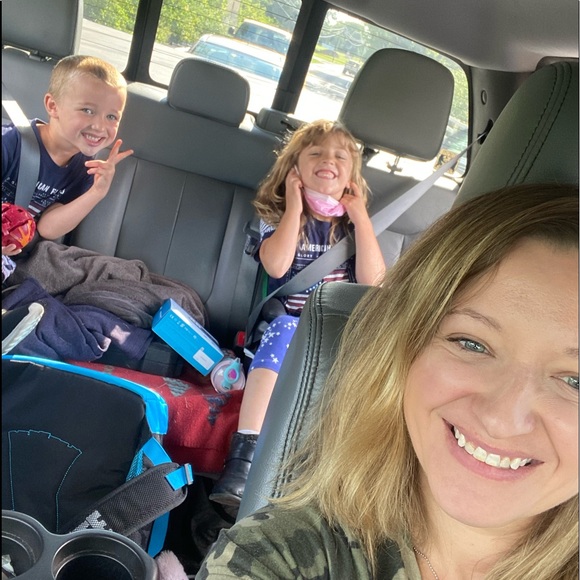 Meet your Posher, Jessica - Picture 3 of 3